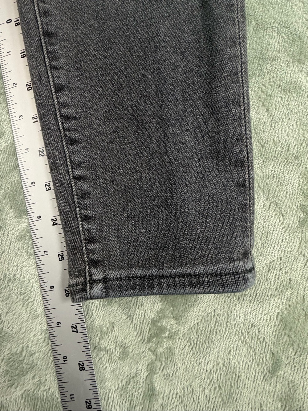 Lucky Brand Women’s Skinny Jeans in Washed Black with Knee Rips - Picture 13 of 16